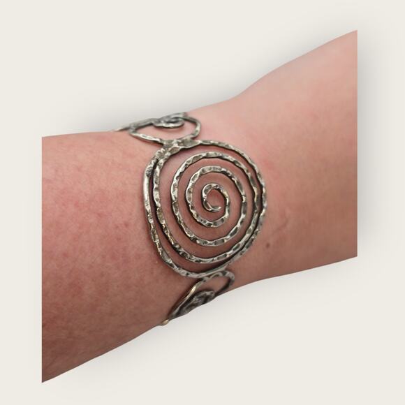 Hammered Silver Spiral Cuff Vintage  Bracelet - Picture 2 of 9